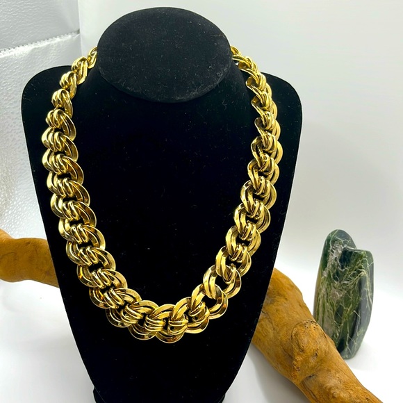 Jewelry - Bold Chunky Mob Wife Vintage Gold tone Chain